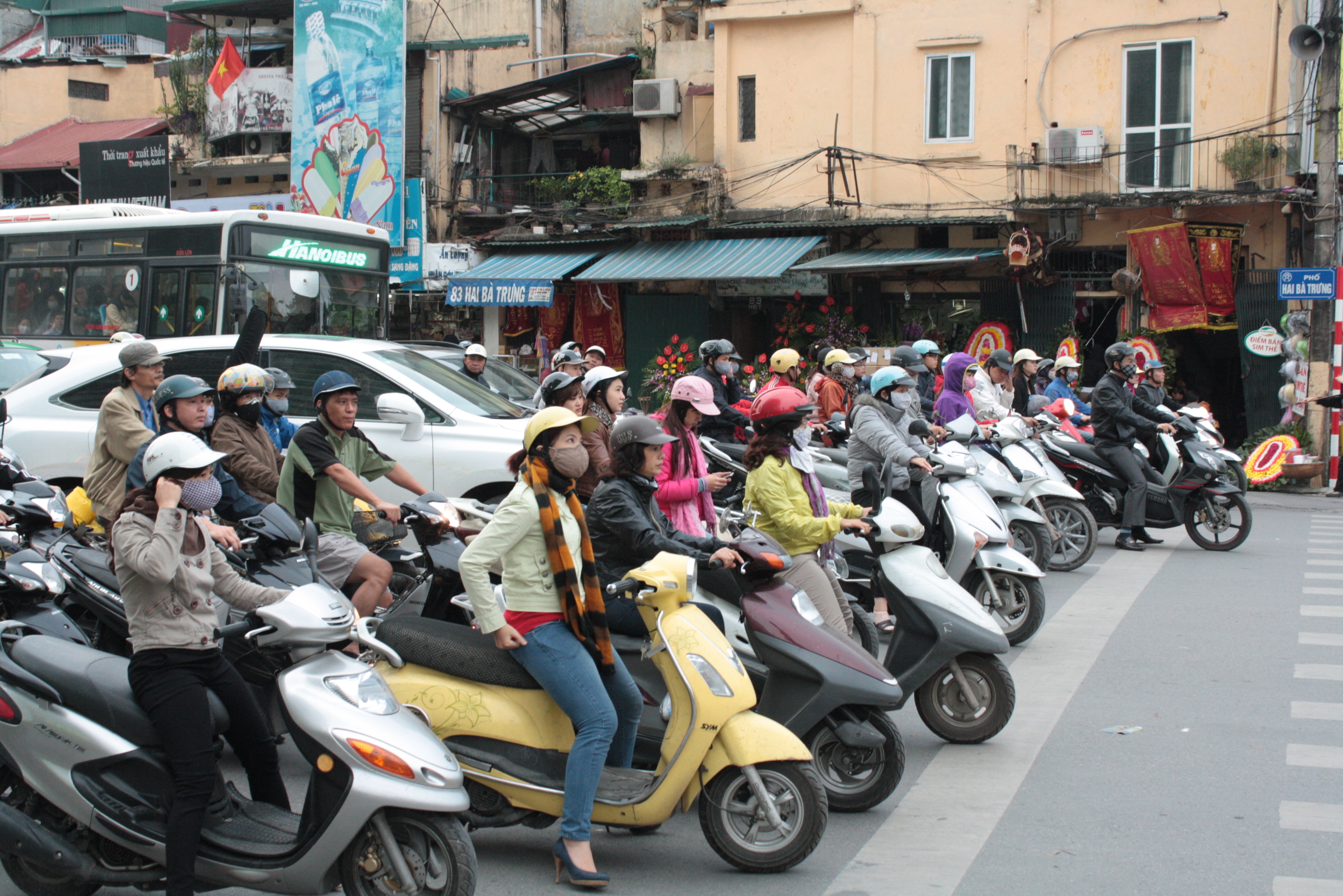 How to cross the road in Hanoi